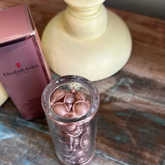 Elizabeth Arden Retinol Capsules $99 RV